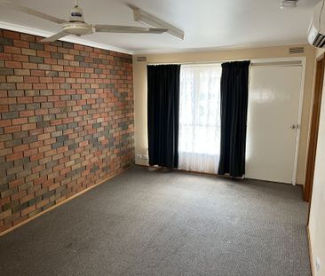 TWO BEDROOM UNIT IN WELL MAINTAINED COMPLEX - Photo 2