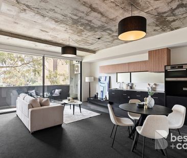 North-Facing Industrial Chic Apartment with City Skyline Views - Photo 2