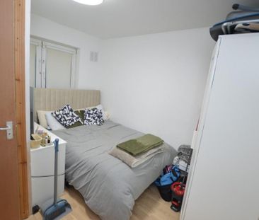 1 bedroom private hall to rent - Photo 2