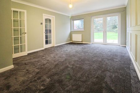 2 bedroom semi-detached bungalow to rent - Photo 2