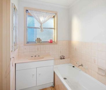 5 Silvan Grove, Hampton Park VIC - Photo 3