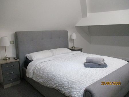 2 bedroom apartment to rent - Photo 2