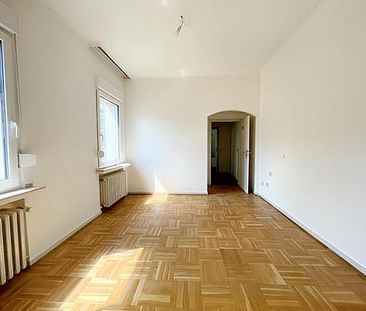 GROßZÜGIGE 2-ZIMMER WOHNUNG IN KREFELDER INNENSTADT ZU MIETEN! - Photo 1