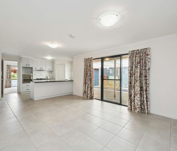 Spacious & Surprisingly Large 4-Bedroom Family Home - Photo 6