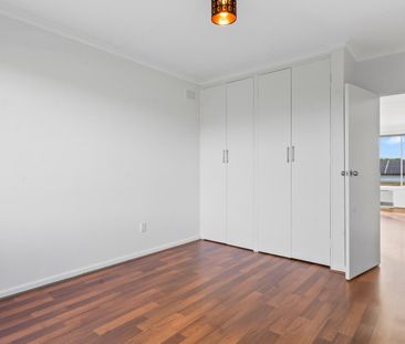 Renovated 2-Bedroom Apartment in Prime Cheltenham Location - Modern... - Photo 1