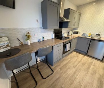 **NO DEPOSIT OPTION AVAILABLE** A lovely FULLY FURNISHED one bedroo... - Photo 1