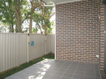“Three Bedroom Townhouse In Convenient Location” - Photo 4