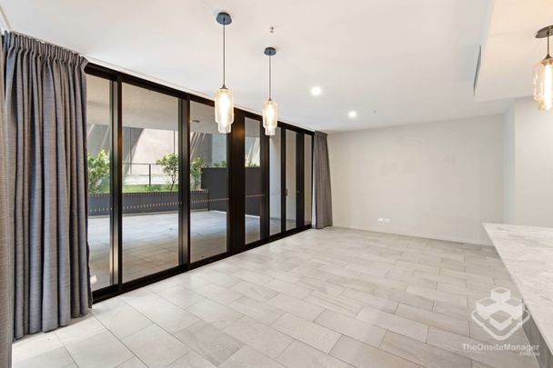 Modern Two-Bedroom Apartment in the Heart of Newstead - Photo 1