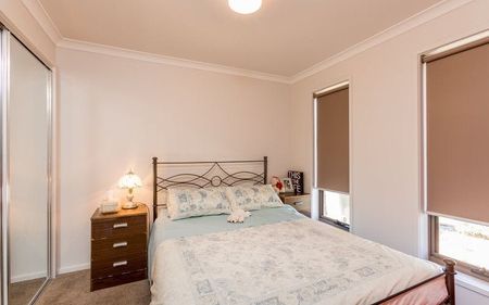 Modern Two Bedroom Townhouse - Photo 4