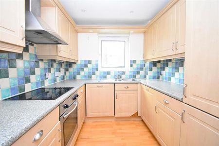 2 bedroom flat to rent - Photo 4