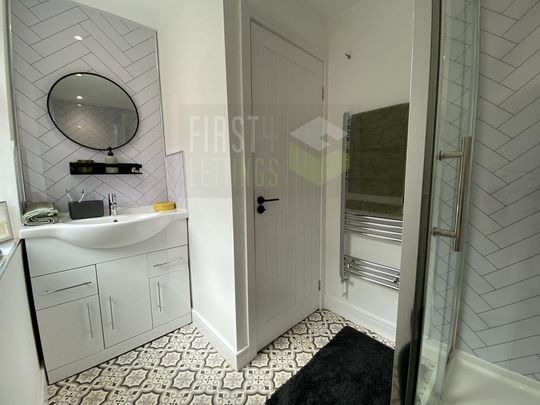 4 bedroom terraced house to rent - Photo 1