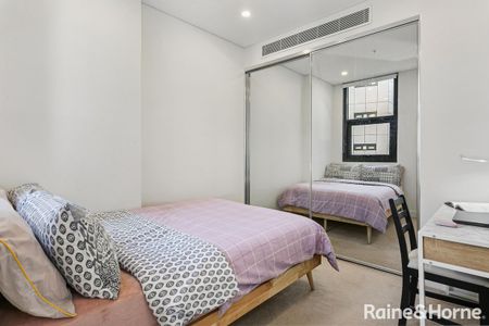North facing two bedroom apartment with study - Photo 2