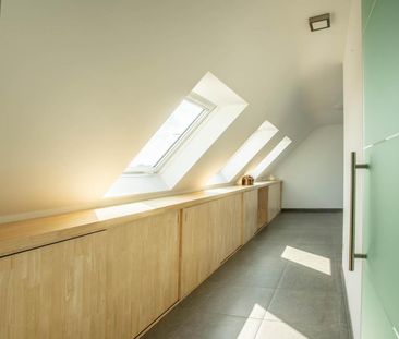 DAKAPPARTEMENT MET 2 SLAAPKAMERS EN TERRAS - Photo 3