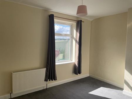 2 bedroom terraced house to rent - Photo 4