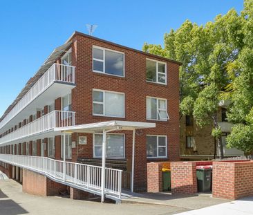 Prime Summer Hill Location with Modern Comfort - Photo 4