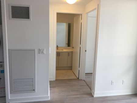 For Lease - 501 St. Clair Avenue Unit# 322, Toronto, Ontario - Photo 4