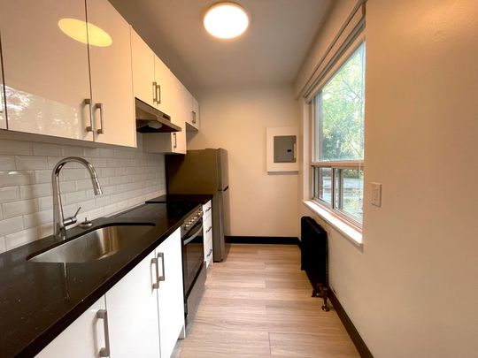 For Lease - 600 Eglinton Avenue Unit# 106, Toronto, Ontario - Photo 1