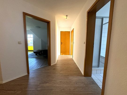 Charmante 3-Zimmer-Wohnung mit Garage und idyllischer Aussicht in Marklohe! - Foto 1