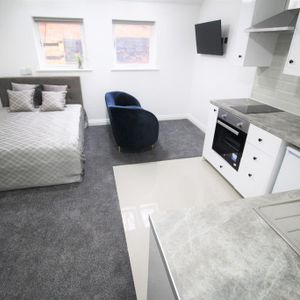 Studio to rent - Photo 2