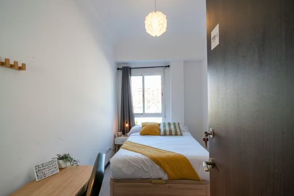 Calle Doctor Juan José Dominé, Valencia, Valencian Community 46011 - Photo 1