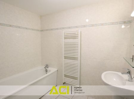 ST ALBAIN – STUDIO DE 33M2 DONNANT SUR COUR - Photo 5