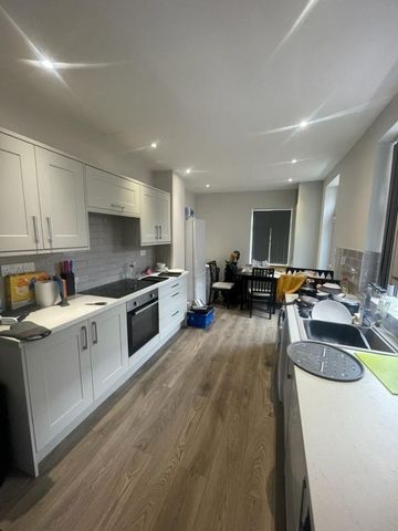 22 Arthur Street - Un-Expectedly Re-offered to the Market Loughborough - Photo 4