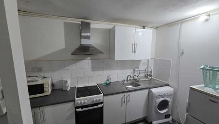 1 bedroom flat to rent - Photo 5
