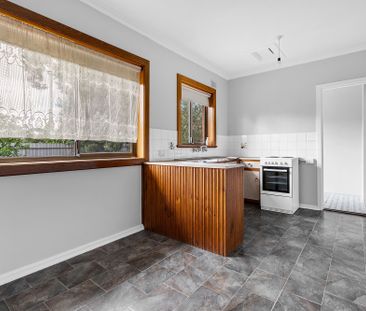 Freshly Painted 3-Bedroom Home in Prime Salisbury Plain Location - Photo 4