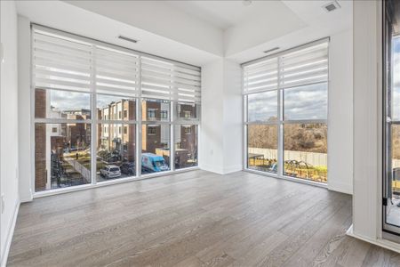 For Lease - 1063 DOUGLAS MCCURDY N/A Unit# 212, Mississauga, Ontario - Photo 2