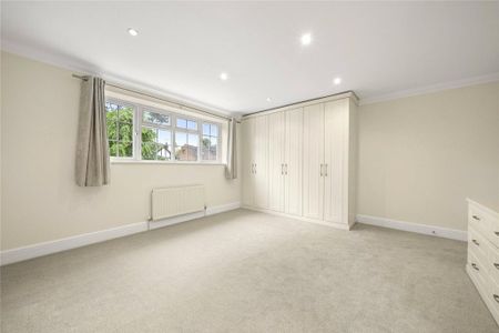 6 bedroom detached house to rent - Photo 3
