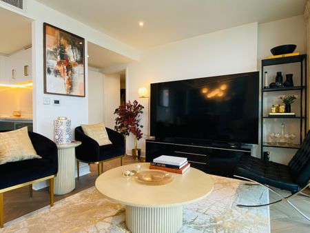 2 Bed Flat, Landmark West Tower, E14 - Photo 2