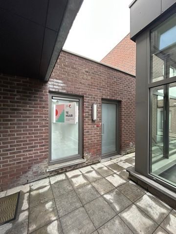 Ruim centraal appartement gelegen in Peer centrum - Photo 5