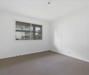Great Location, Neat and Tidy - Photo 4