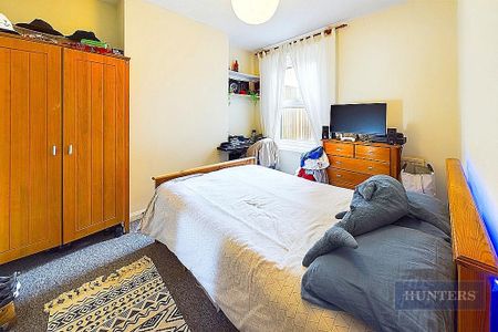 5 bedroom terraced house to rent - Photo 3