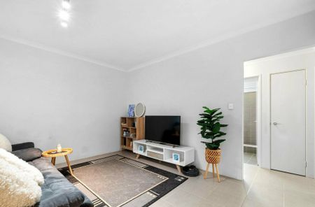 Stunning 3 Bedroom, 2 Bathroom Home with Modern Comforts - BREAK LEASE - Photo 4