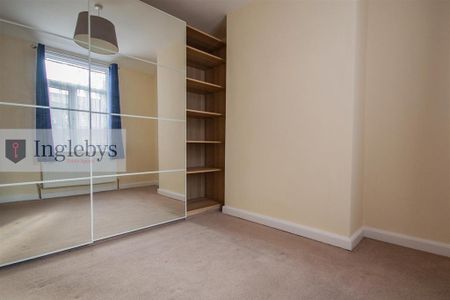 3 bedroom terraced house to rent - Photo 4