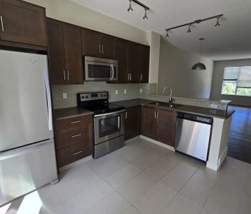 Modern 2-Bedroom Townhouse in Sherwood — 2 Bedrooms Townhouse - Photo 1