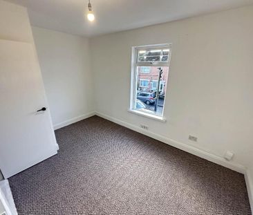 68 St James`s Road, Belfast, BT12 6ED - Photo 2
