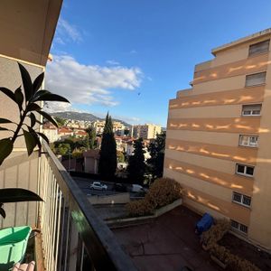 Location Appartement 2 pièces 52m² NICE 06100 - Photo 3