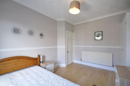 1 bedroom in a house share to rent - Photo 5