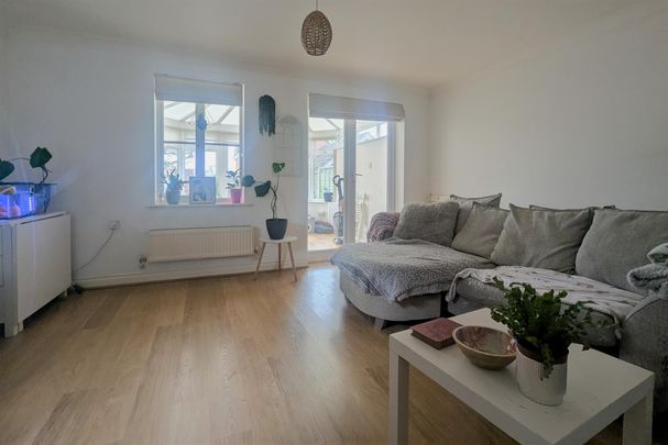 Totton Kathryn Close Unfurnished - Photo 1