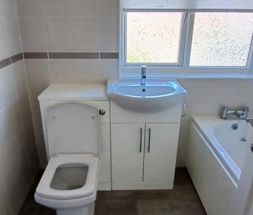 3 bedroom end of terrace house to rent - Photo 6