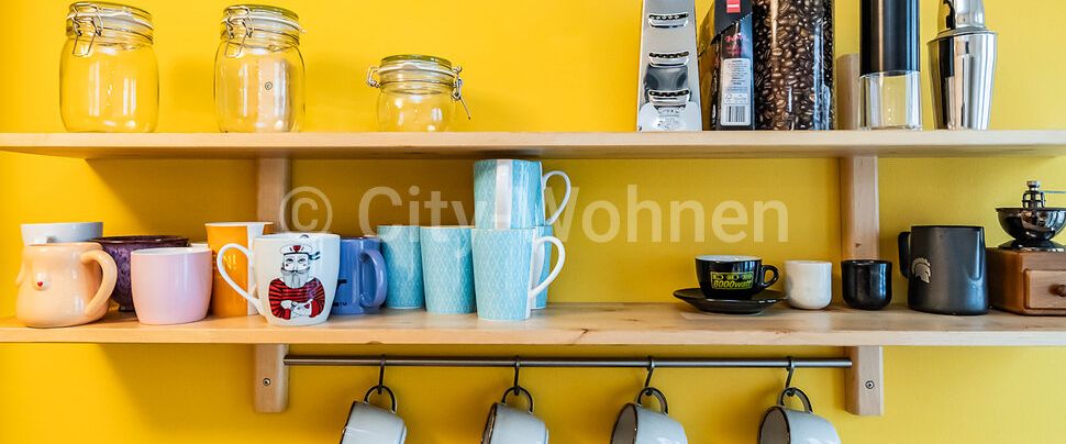 Schöne, voll möblierte 3 Zimmer Altbauwohnung mit Balkon in Hamburg-Barmbek - Photo 1