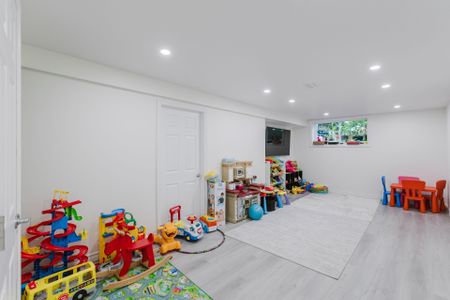 For Lease - 584 Wild Shore Crescent, Blossom Park - Airport and Area, Ontario - Photo 2