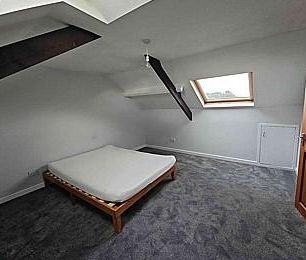 4 bedroom flat to rent - Photo 1