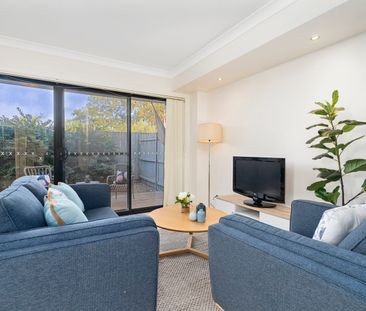 ONE OF A KIND TOWN HOUSE - Photo 3