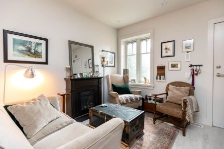 For Lease - 11 1/2 Rose Avenue, Toronto, Ontario - Photo 2