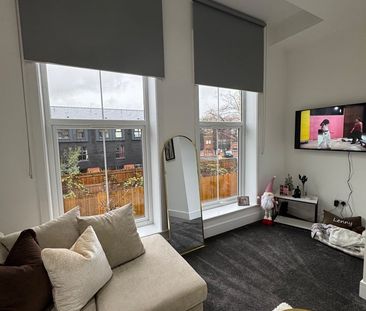 1 Bed Flat, Park Road South, CH43 - Photo 1