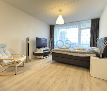 Möbiliertes Appartment mit Balkon, TG-Stellplatz & Aufzug am Goldberg - Photo 3
