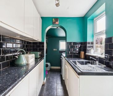 2 bedroom terraced house to rent - Photo 2